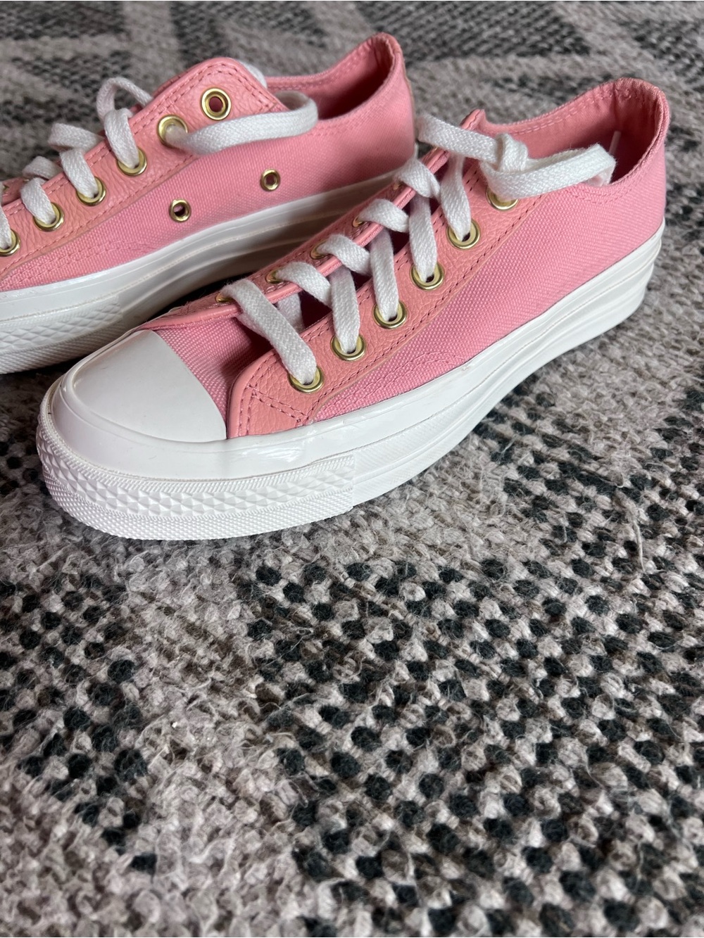 Converse Pink Canvas Low-Top Platform Sneakers 6.5